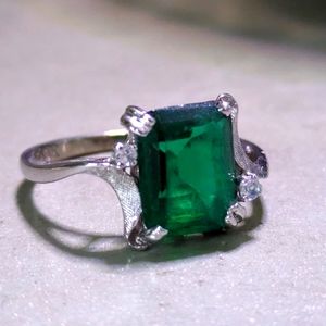 Vintage: 10 Karat White Gold Halo Emerald & Stone Estate Ring.